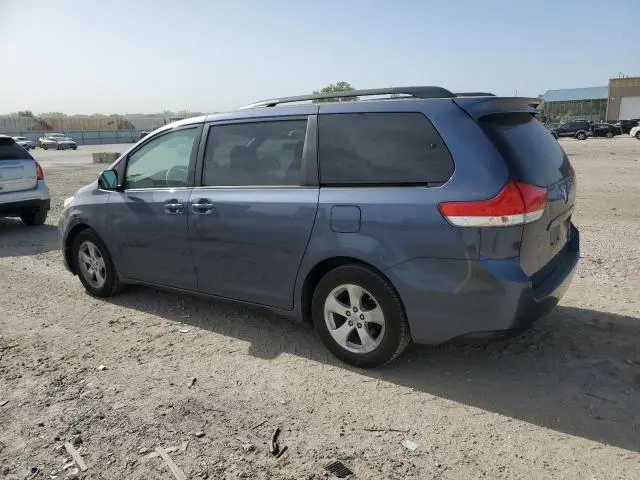 2014 TOYOTA SIENNA LE  