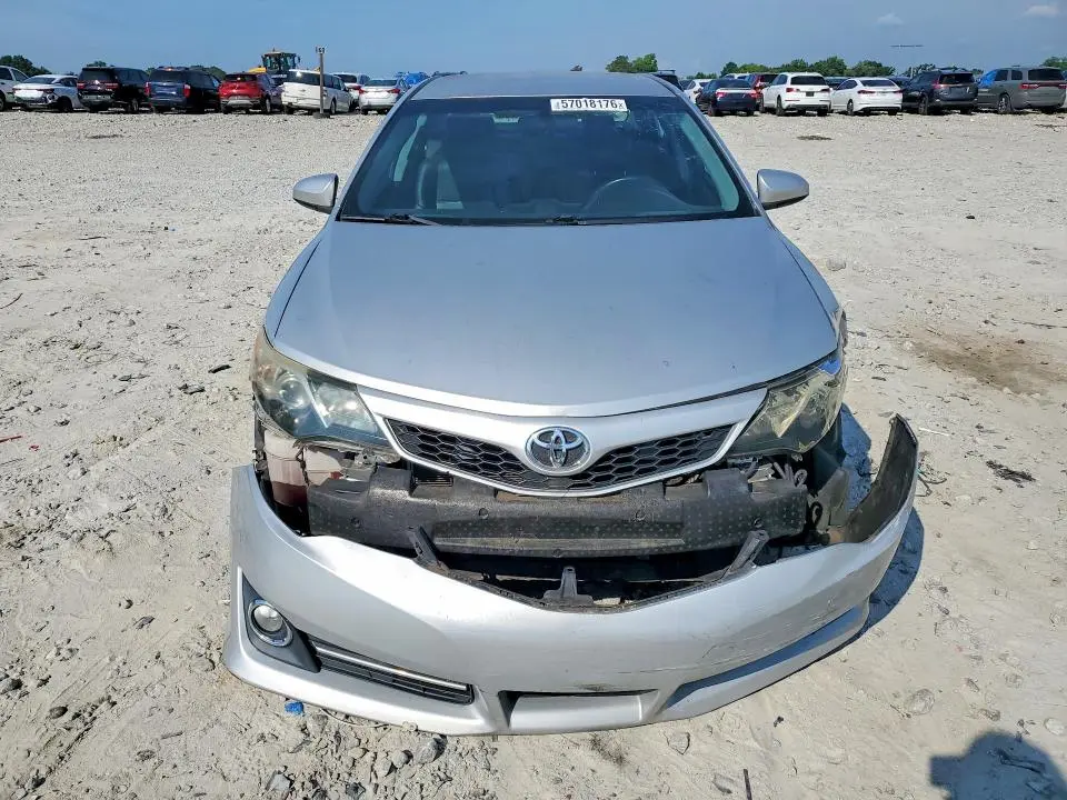 2013 TOYOTA CAMRY SE  