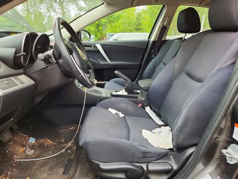 2010 MAZDA 3 S  