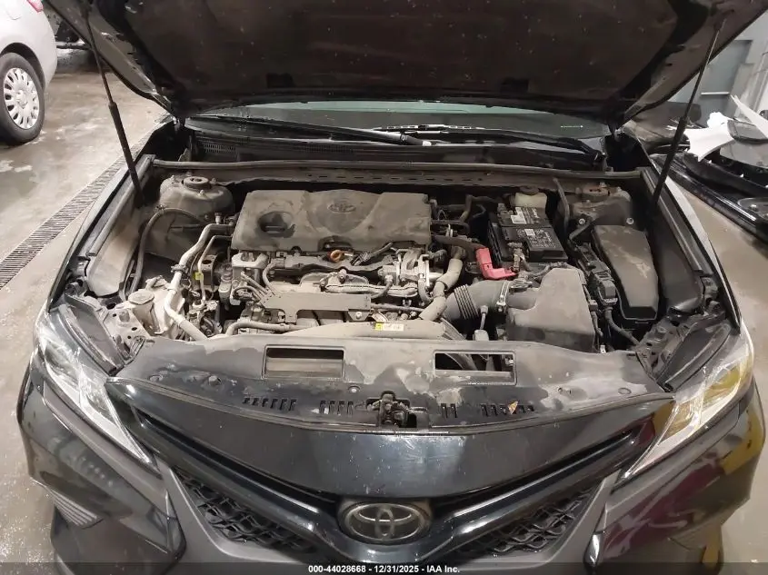 2018 TOYOTA CAMRY SE