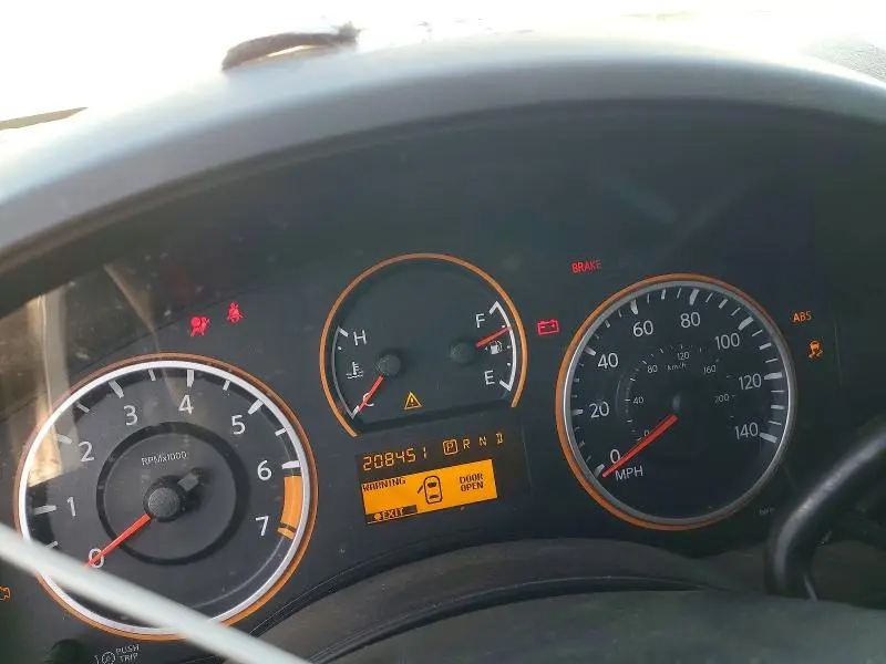 2014 NISSAN TITAN S  