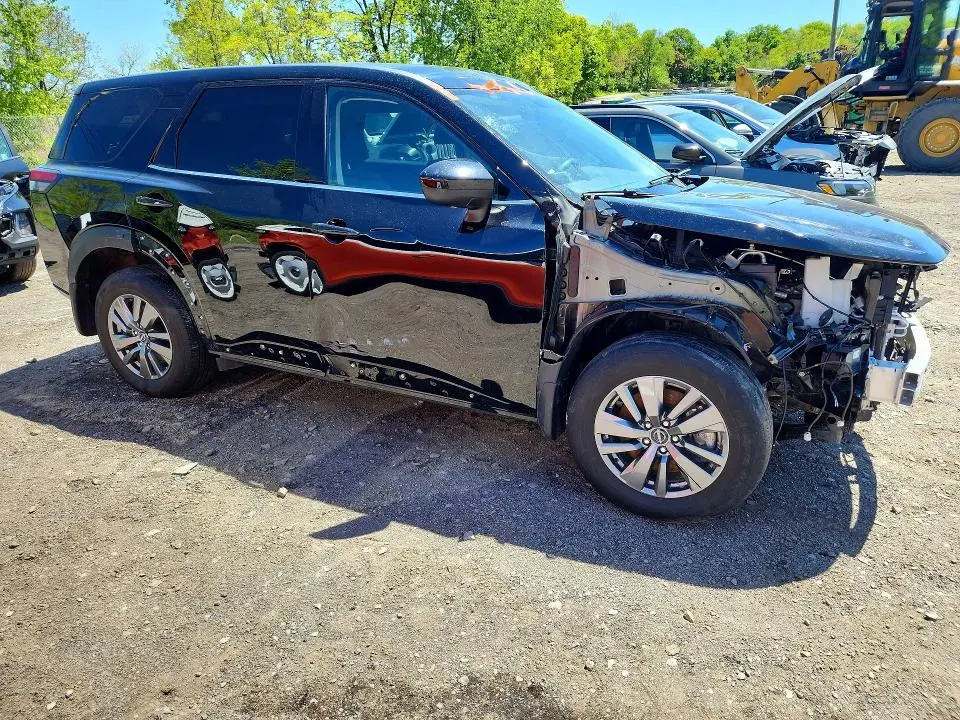 2025 NISSAN PATHFINDER S  