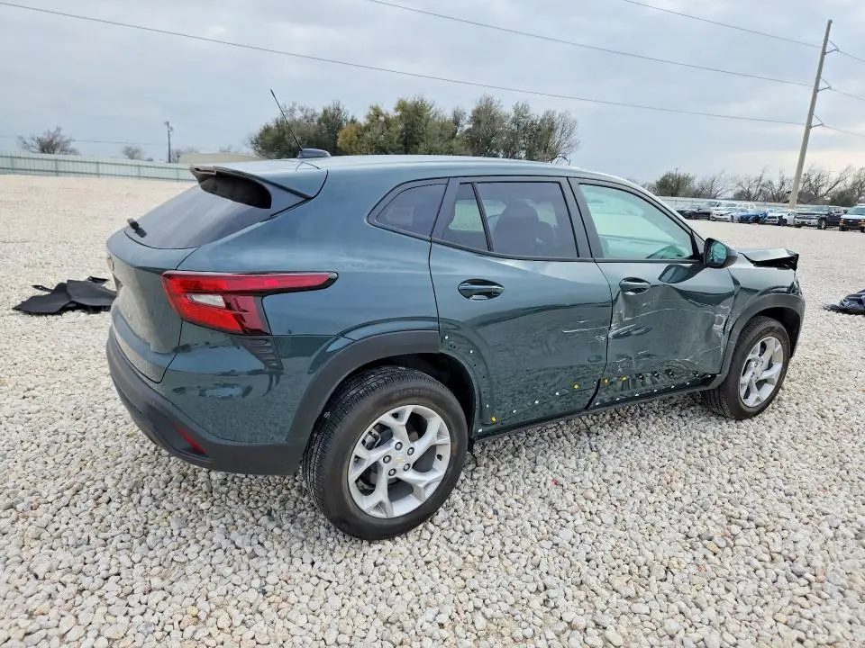 2025 CHEVROLET TRAX LS  