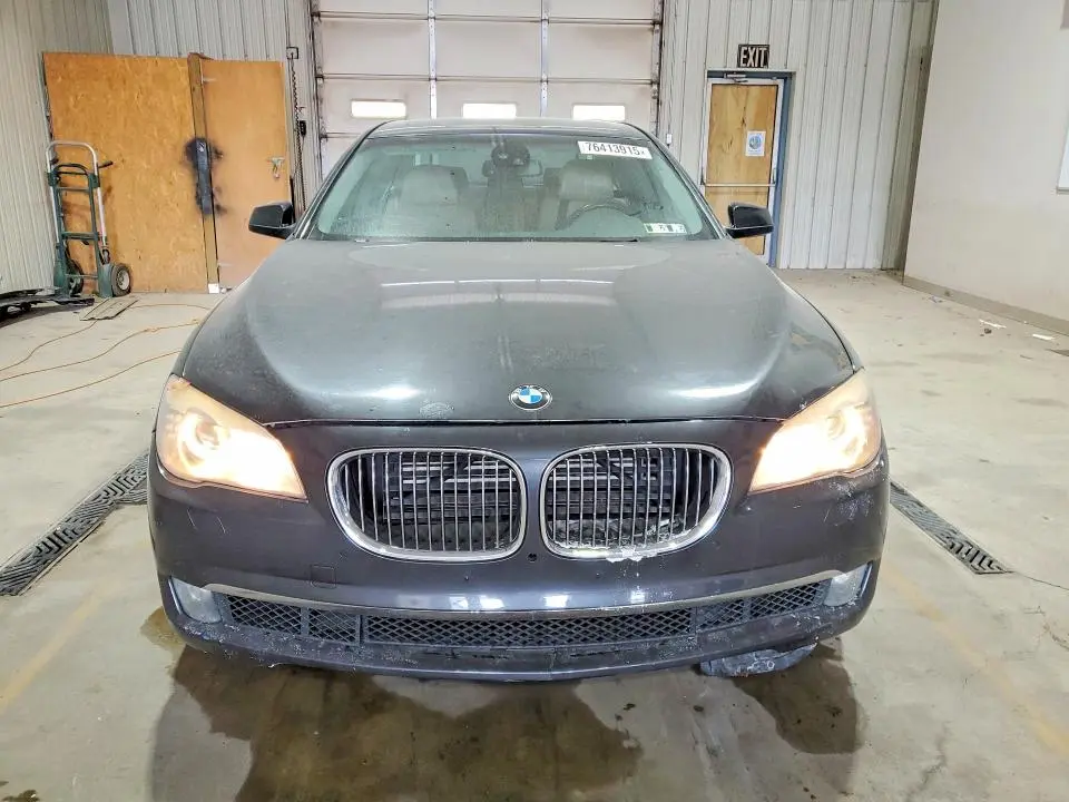 2011 BMW 750 XI  