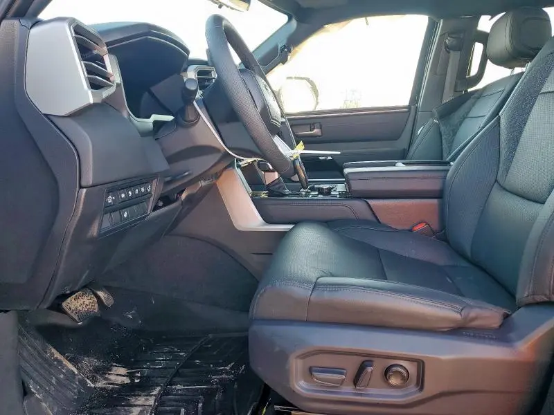 2025 TOYOTA TUNDRA CREWMAX LIMITED  