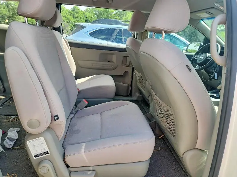 2016 KIA SEDONA L  