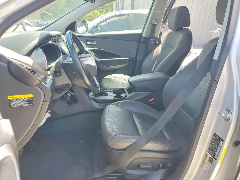 2018 HYUNDAI SANTA FE SE  