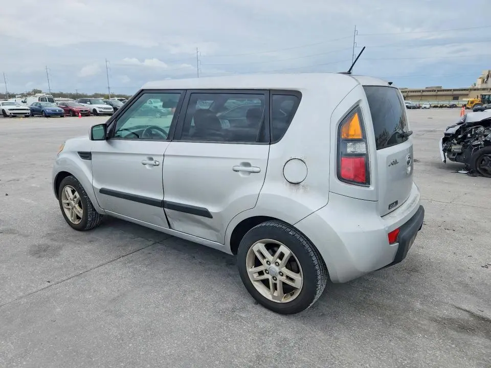 2011 KIA SOUL +  