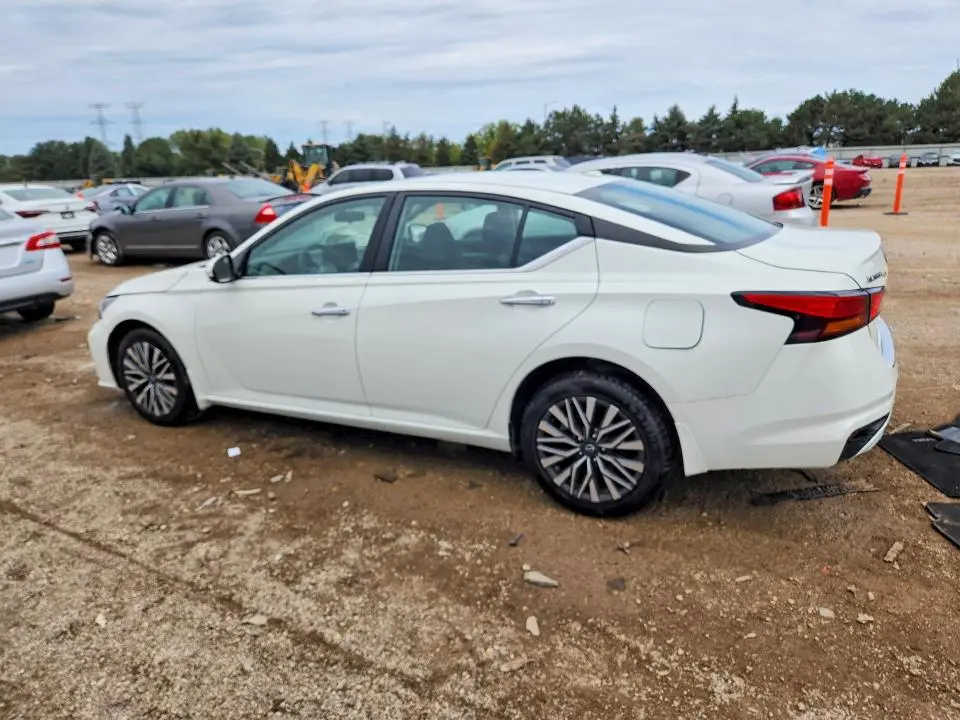 2023 NISSAN ALTIMA SV  