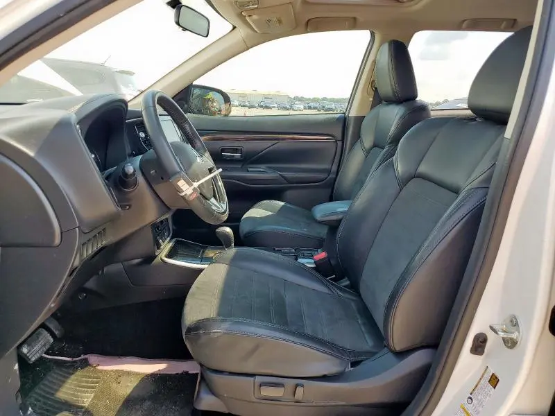 2019 MITSUBISHI OUTLANDER SE  