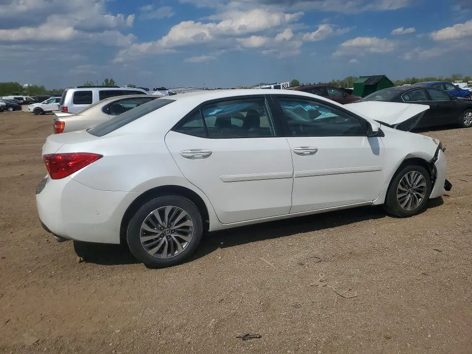 2017 TOYOTA COROLLA XLE  