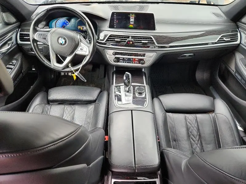 2018 BMW 750 XI  
