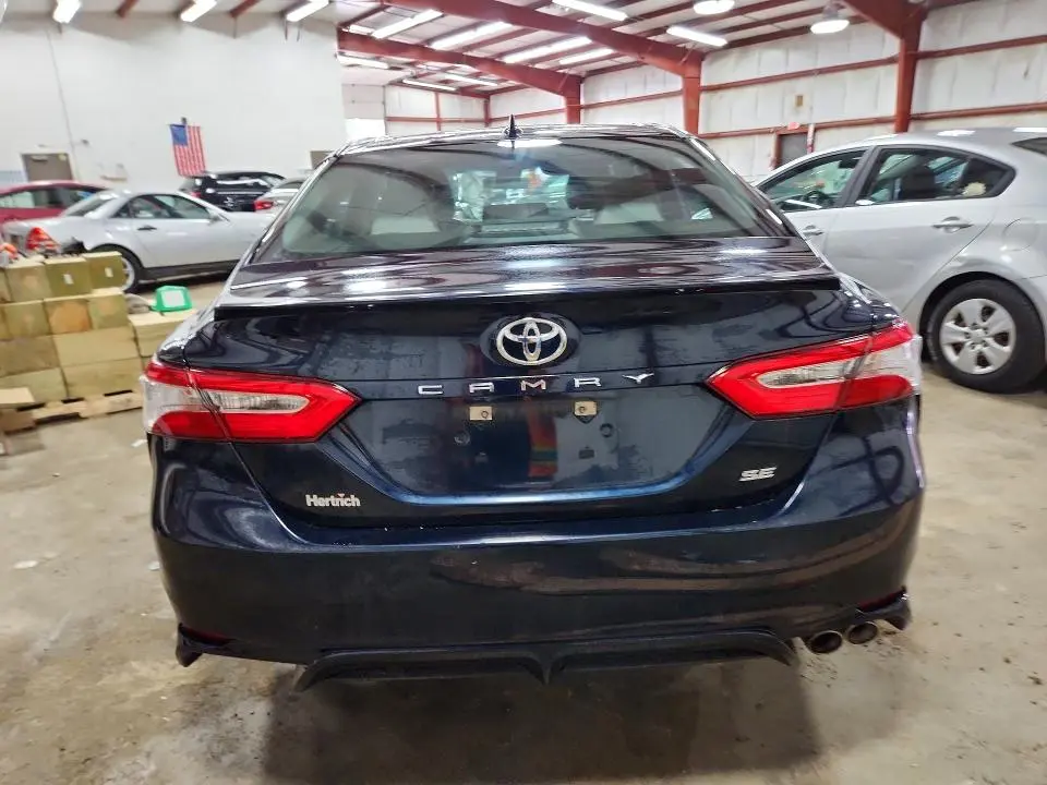 2020 TOYOTA CAMRY SE  