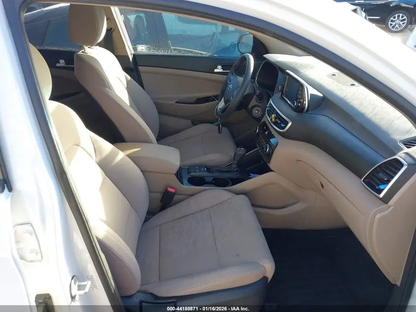 2019 HYUNDAI TUCSON SE