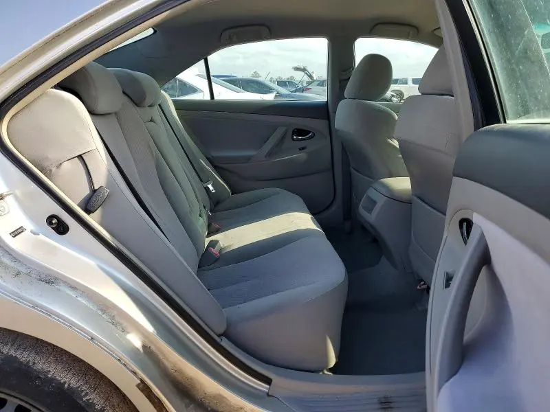 2010 TOYOTA CAMRY LE  