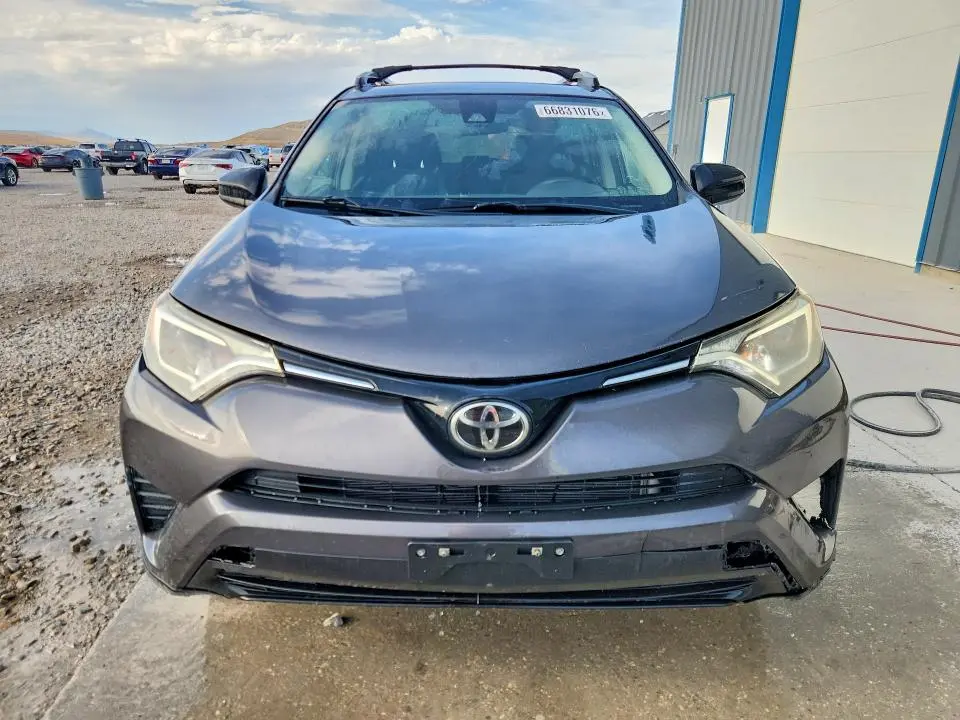 2018 TOYOTA RAV4 LE  