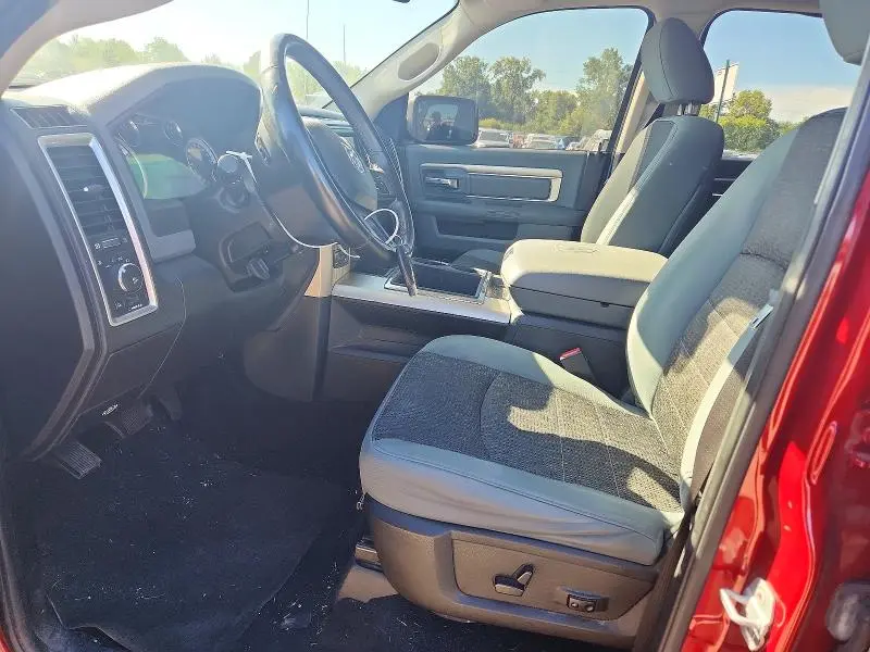2013 RAM 1500 SLT  