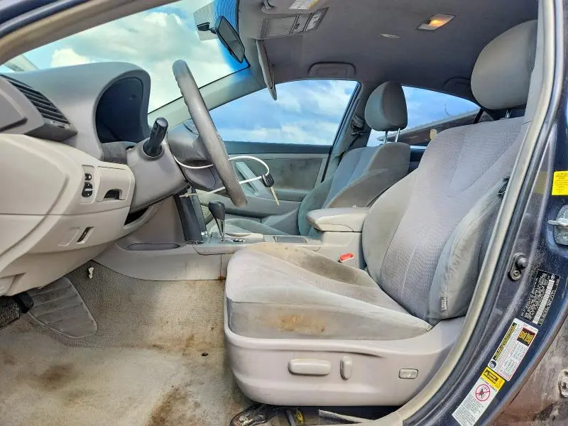 2011 TOYOTA CAMRY LE  