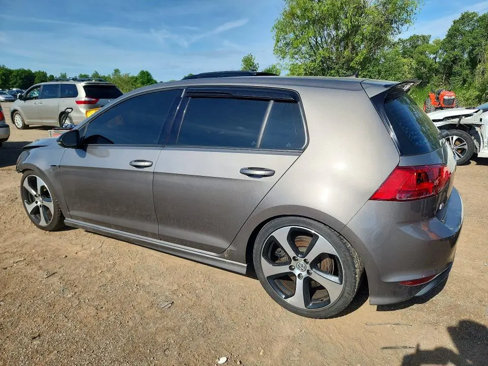 2016 VOLKSWAGEN GOLF R   