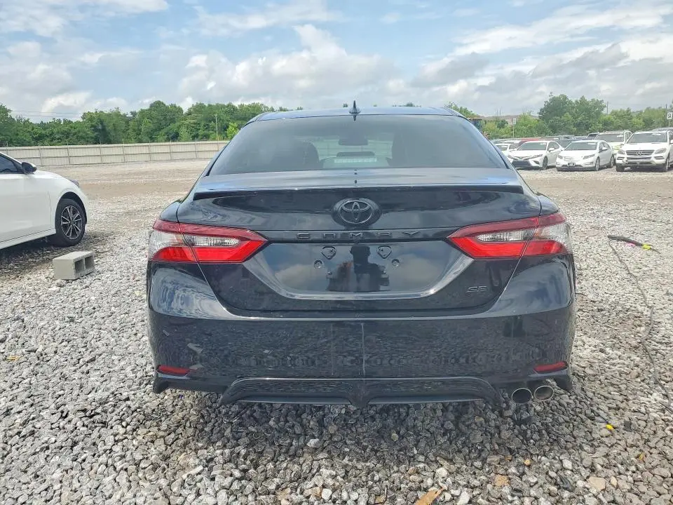 2022 TOYOTA CAMRY SE  