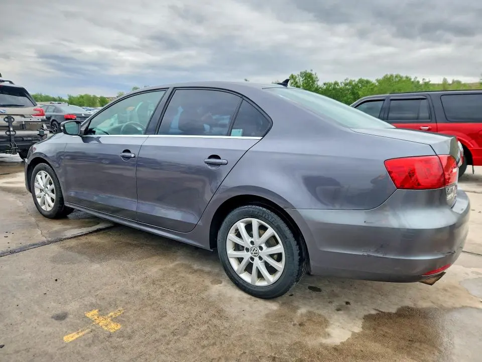 2013 VOLKSWAGEN JETTA SE  