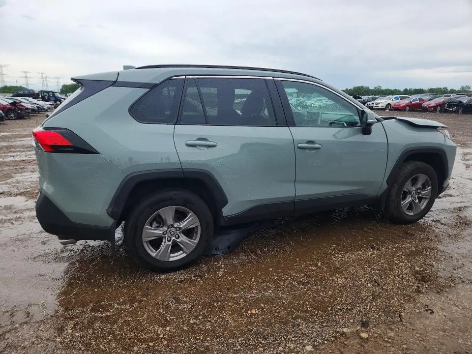 2023 TOYOTA RAV4 XLE  