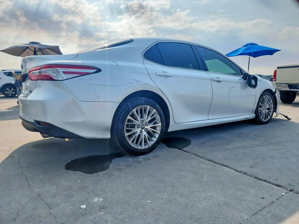 2018 TOYOTA CAMRY XLE  