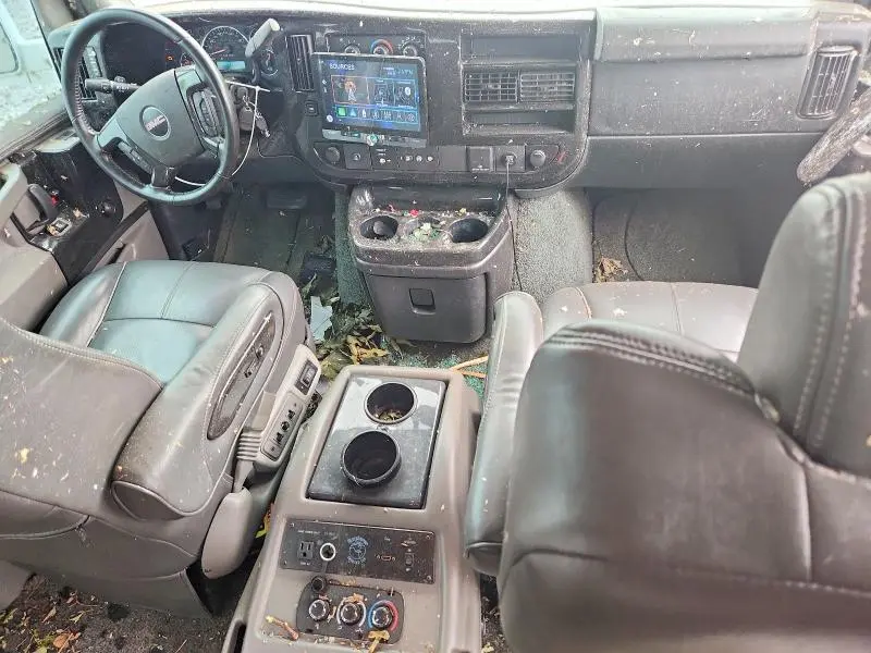 2017 GMC SAVANA   