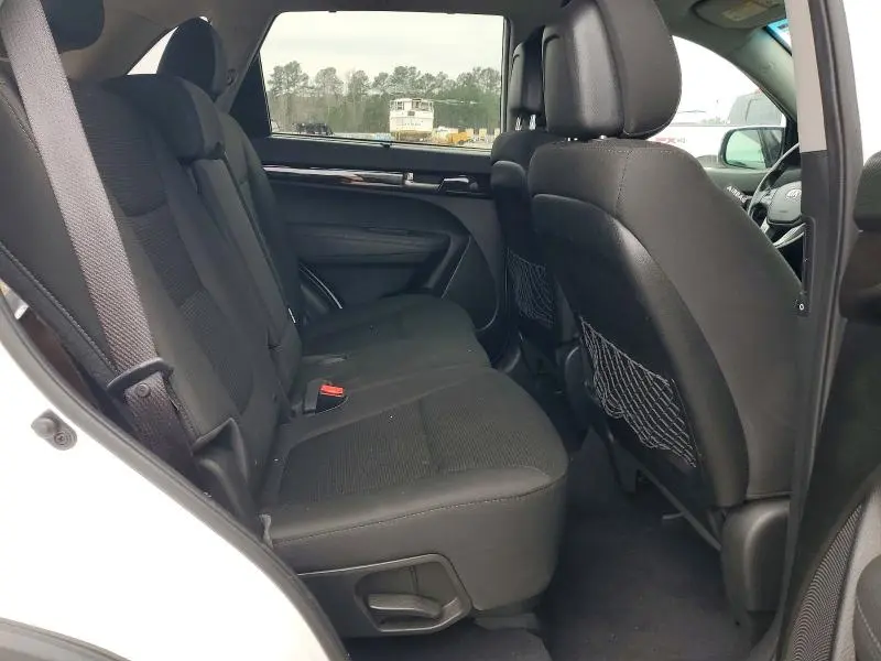 2014 KIA SORENTO LX  
