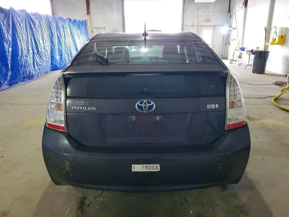 2010 TOYOTA PRIUS III  