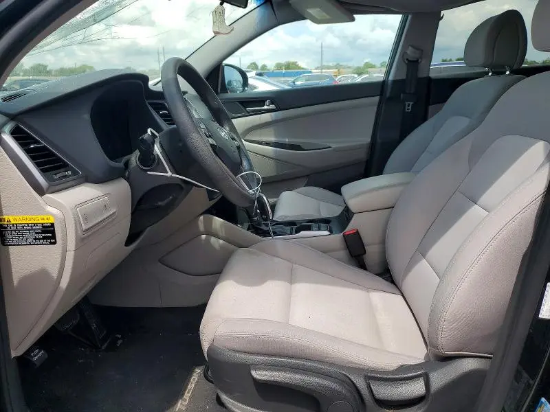 2018 HYUNDAI TUCSON SE  