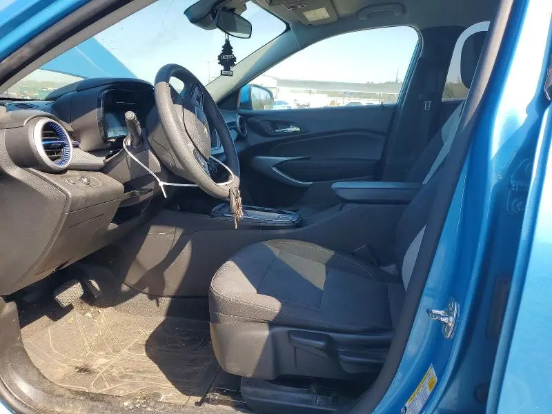 2025 CHEVROLET TRAX LS  