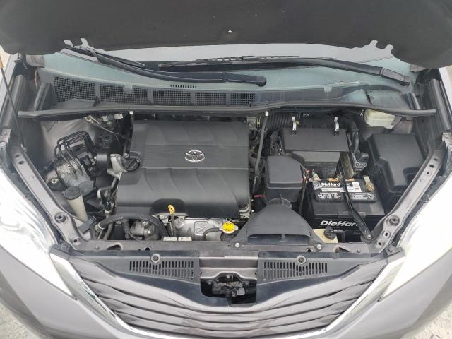 2015 TOYOTA SIENNA LE