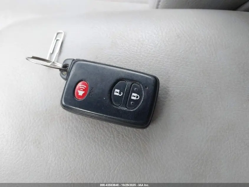 2011 TOYOTA RAV4 LIMITED