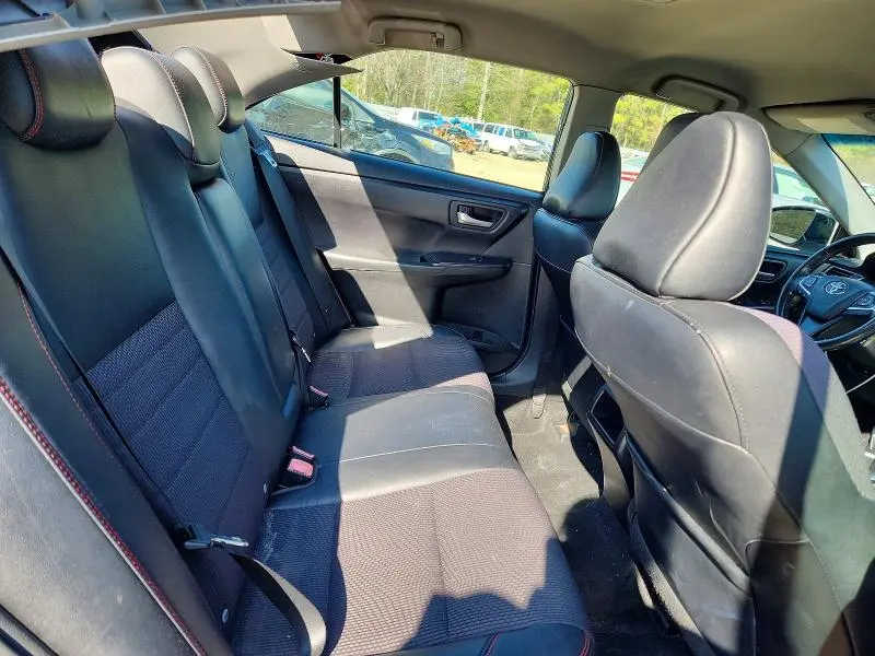 2017 TOYOTA CAMRY SE  