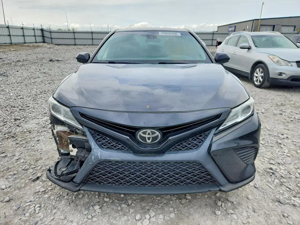 2018 TOYOTA CAMRY SE  