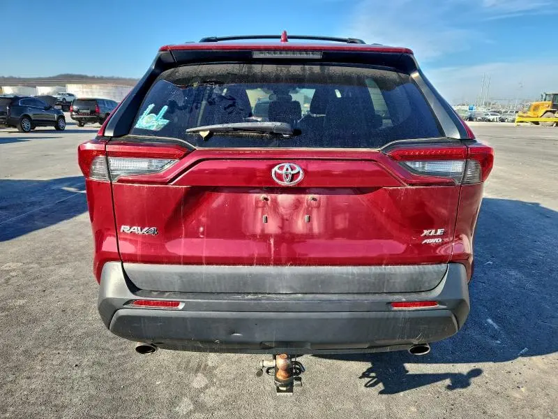 2019 TOYOTA RAV4 XLE  