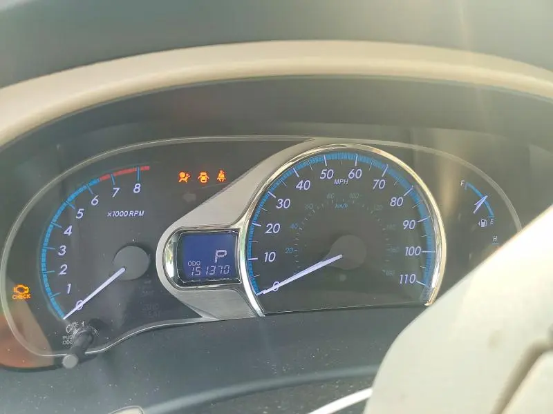 2013 TOYOTA SIENNA XLE 8-PASSENGER  