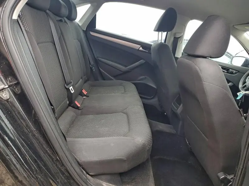 2013 VOLKSWAGEN PASSAT S  