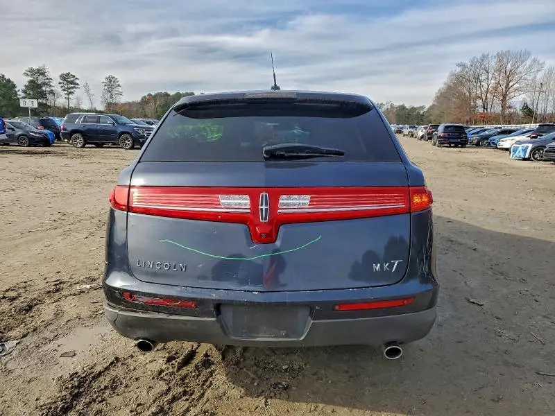 2014 LINCOLN MKT   