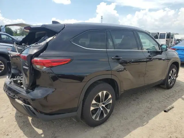 2021 TOYOTA HIGHLANDER HYBRID XLE  