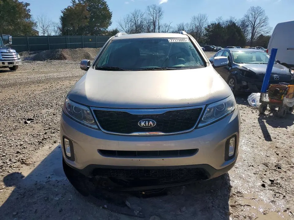 2015 KIA SORENTO LX  