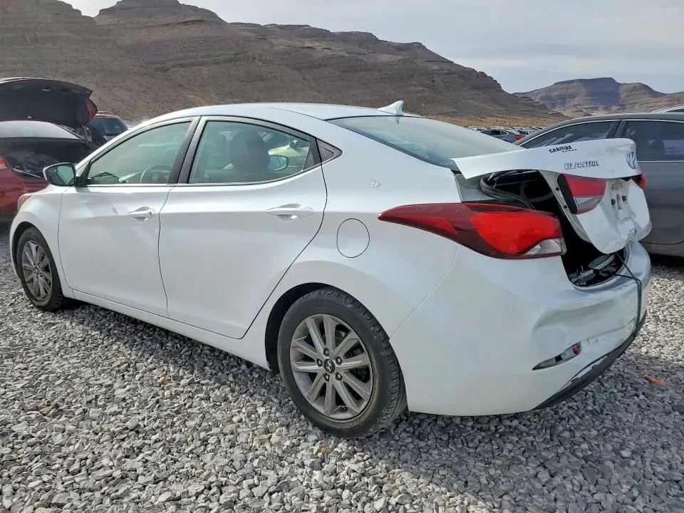 2015 HYUNDAI ELANTRA SE  