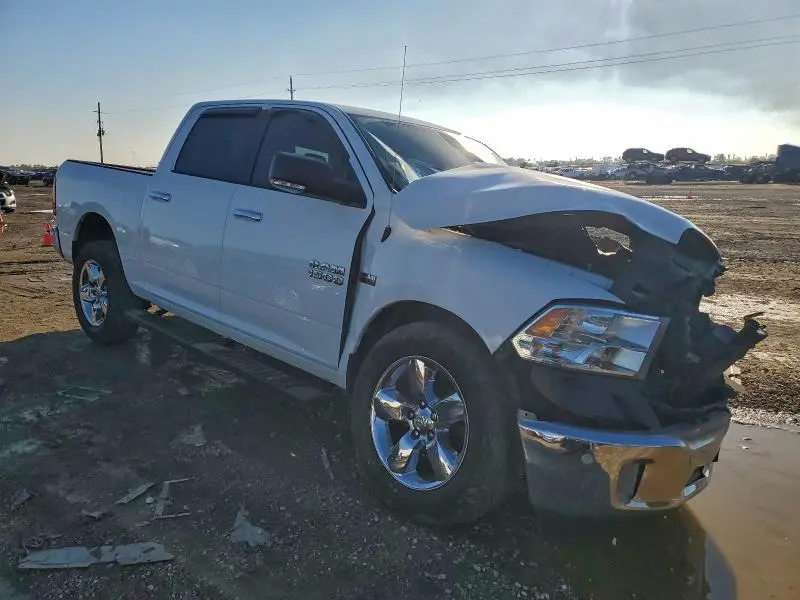 2015 RAM 1500 SLT  