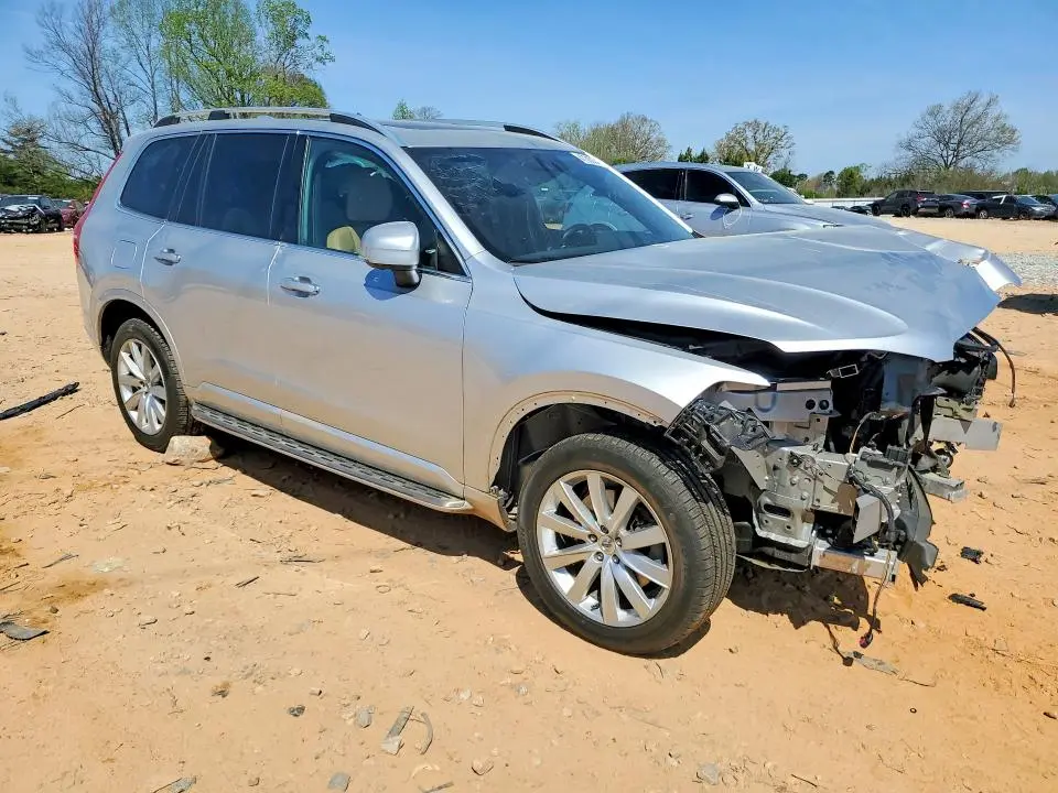 2017 VOLVO XC90 T6  