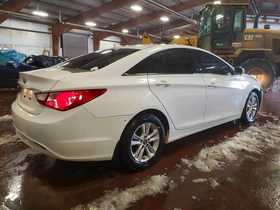 2013 HYUNDAI SONATA GLS  