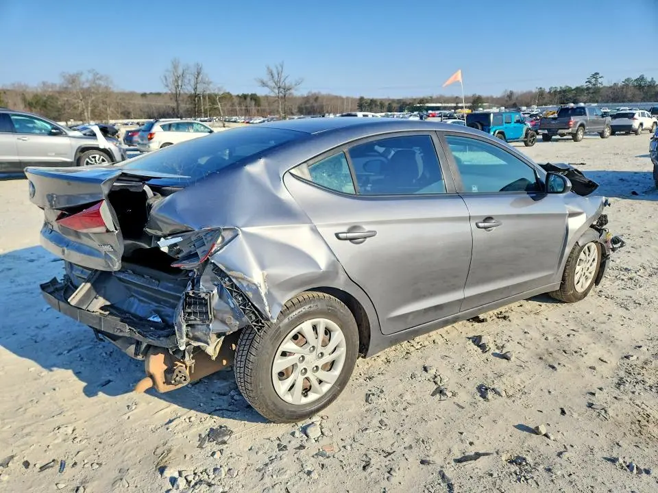 2018 HYUNDAI ELANTRA SE  