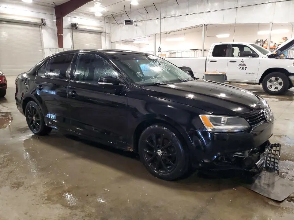 2012 VOLKSWAGEN JETTA SE  