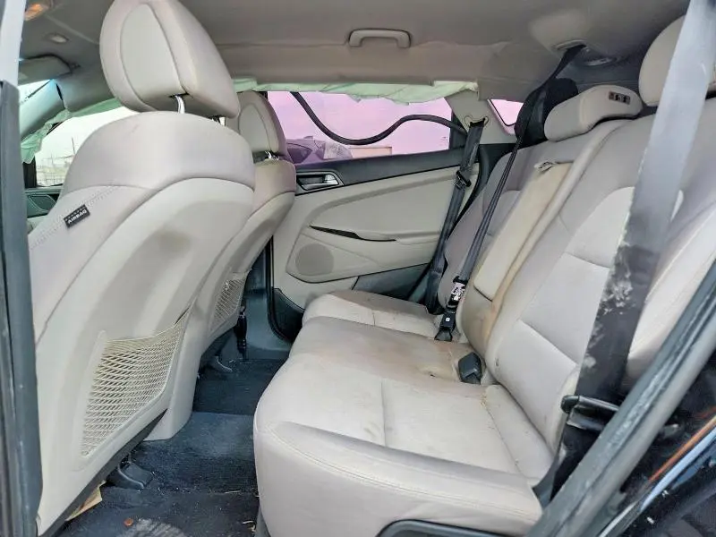 2016 HYUNDAI TUCSON SE  