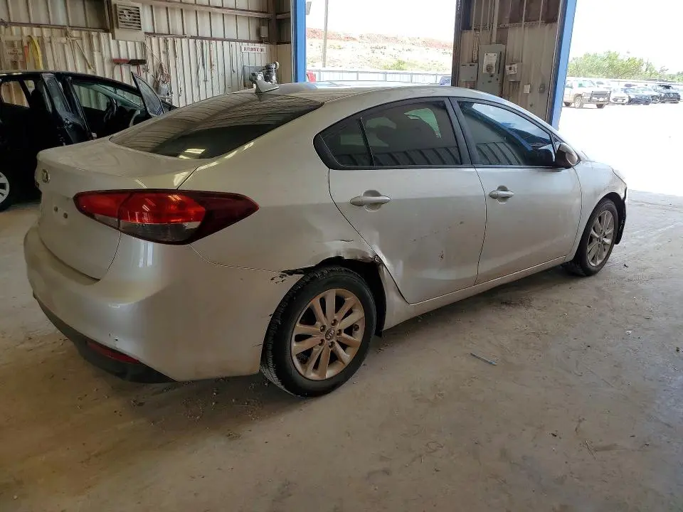 2017 KIA FORTE LX  